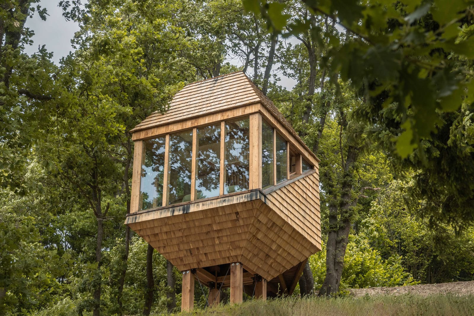 A 12-Square-Meter Cabin That Rethinks Alpine Refuge
