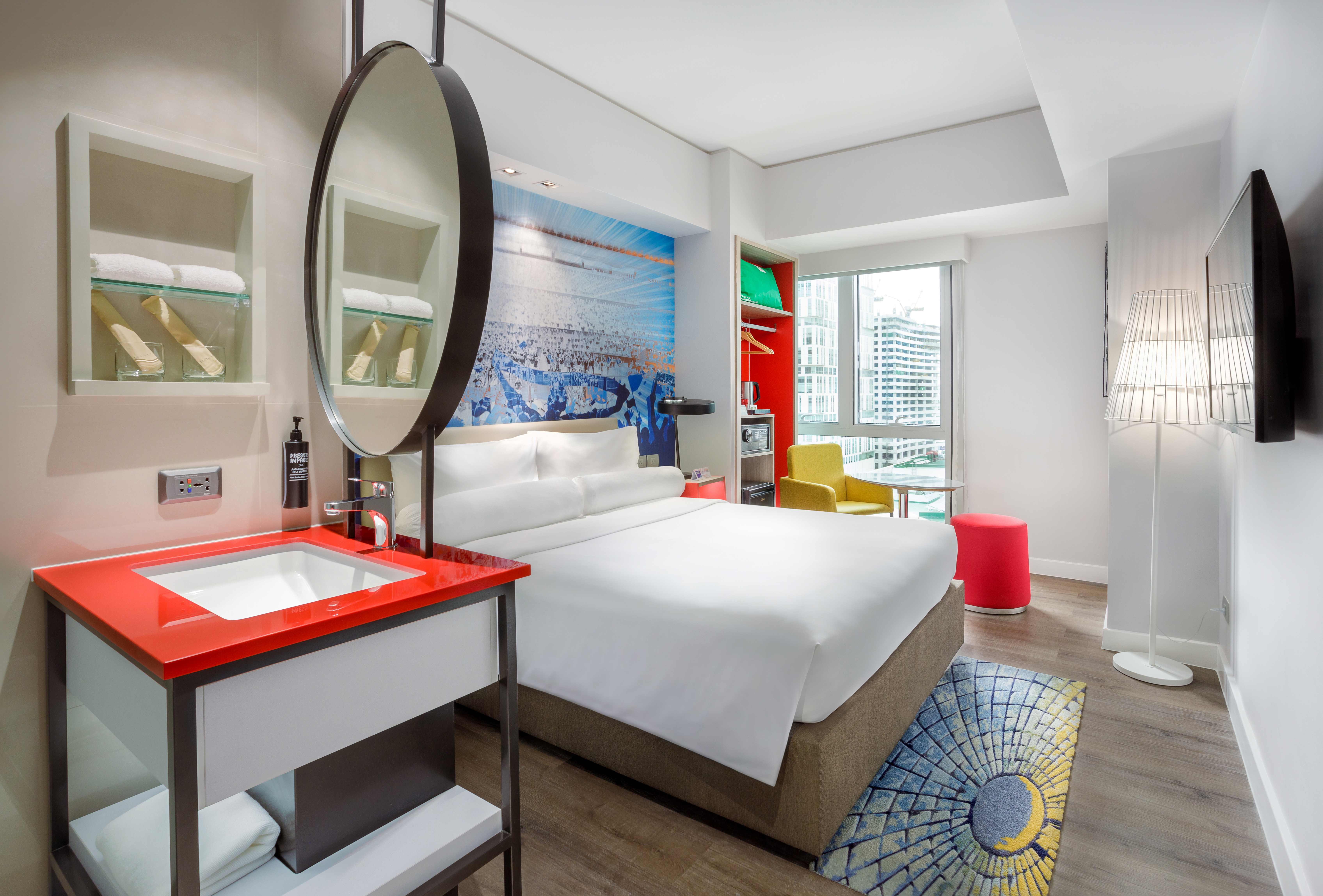 Standard Queen Room at ibis Styles Manila Araneta City