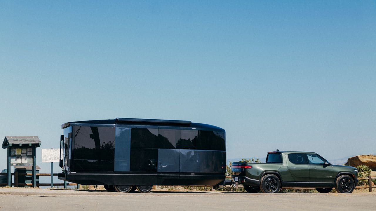 When the Travel Trailer Becomes a Glass Box on Wheels