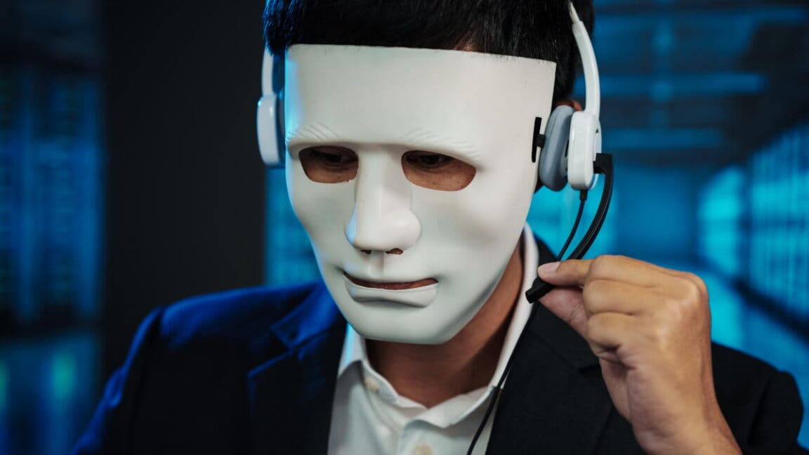 AI Chatbots Match Human Fraudsters in Romance Scam Experiments