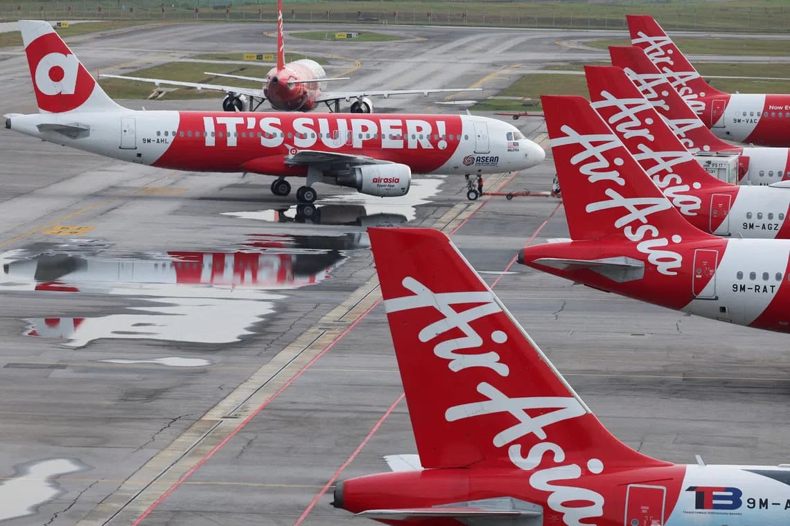 AirAsia Sells Factory-Fresh Jets to Vietnamese Carrier as Cash Squeeze Tightens