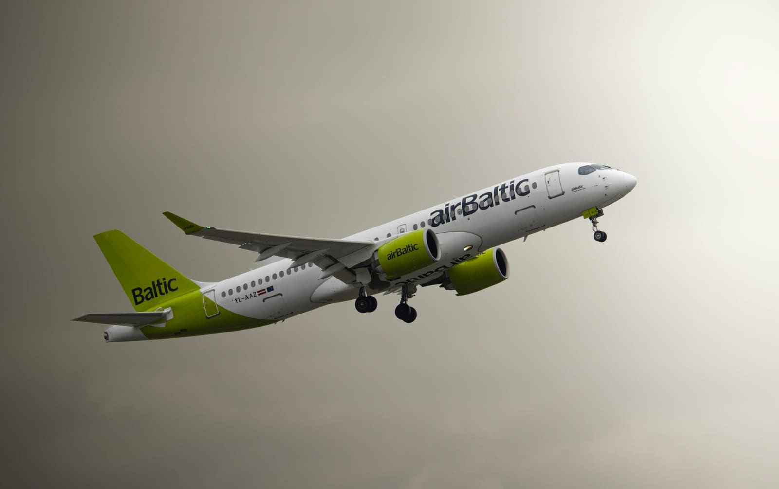 AirBaltic Files for Chapter 11 as Fuel Surge and Engine Woes Collide