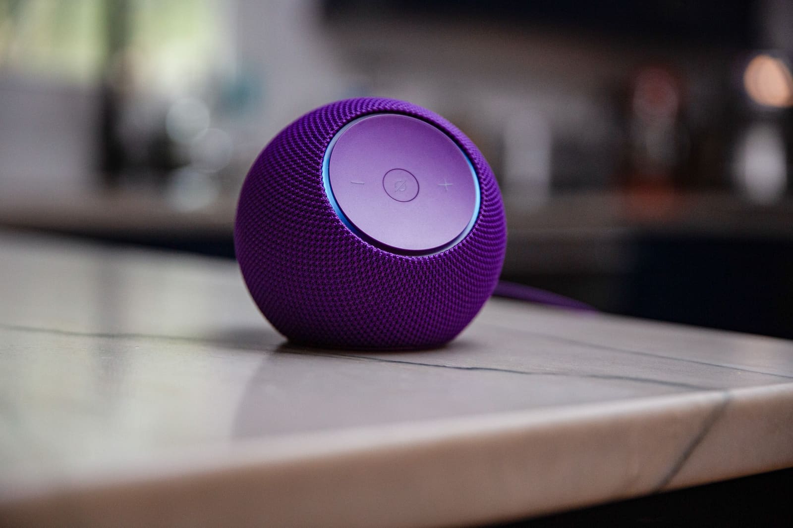 Amazon Raises Device Prices as Memory Costs Surge