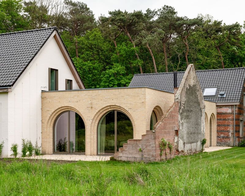 When Generations Gather: Transforming a Belgian Farm into a Shared Retreat