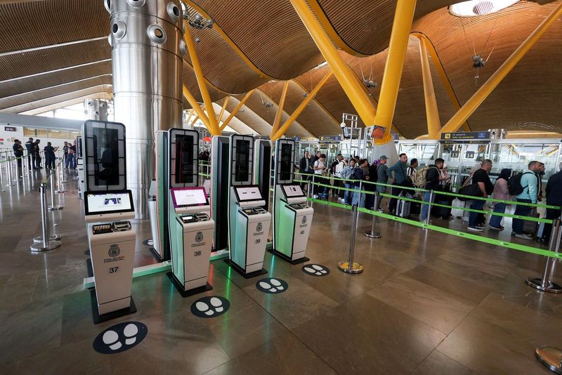 British Travelers Rethink Europe Trips as Biometric Border Checks Cause Long Delays