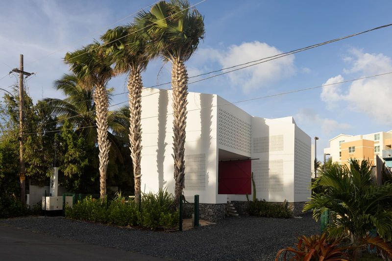 Building with the Storm: How One Puerto Rican House Negotiates Hurricane Architecture