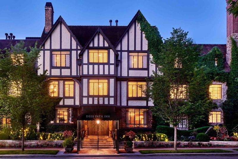 A Century-Old Inn on Chicago's North Shore Reclaims Its Place