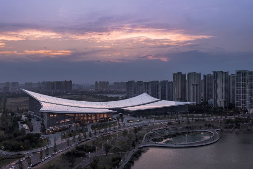 The Roofscape as Civic Ground: Chang'an Academy Reimagines the Public Library