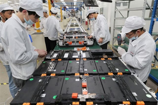 China's Automakers Face Shrinking Margins as Battery Strategy Backfires