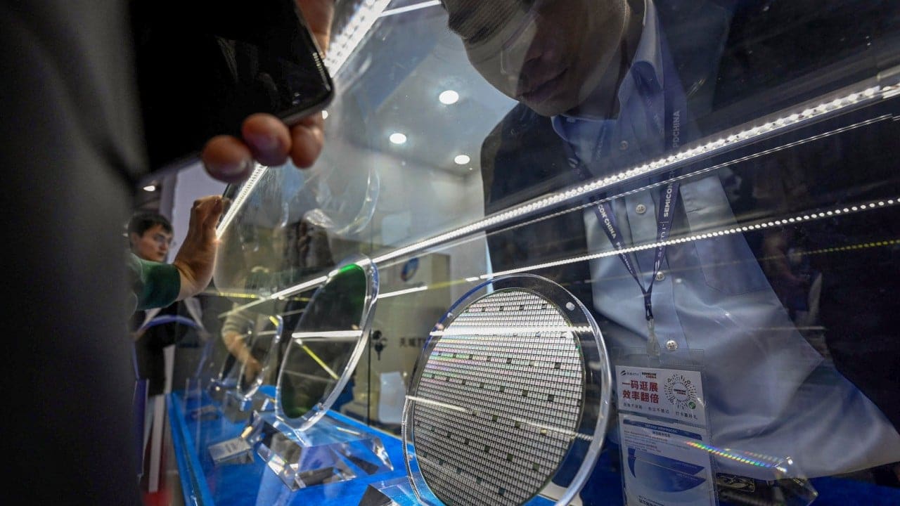 China's Chipmaking Push Extends to Wafer Polishing as Hwatsing Unveils Metrology Tool