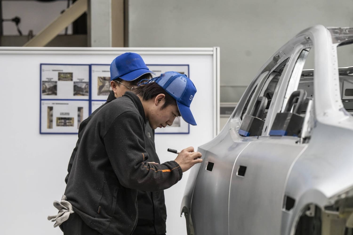 Nine Automakers Face China's Largest Vehicle Recall Over Retractable Door Handles