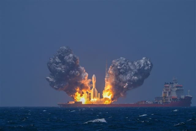 China Targets 7,360 Satellites Per Year in Push to Challenge Starlink