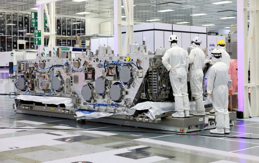 China Unveils Immersion DUV Lithography System Amid Export Controls