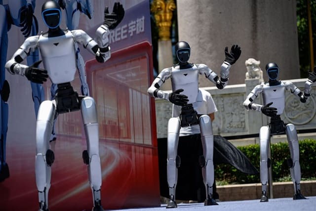 Chinese Automakers Pivot to Humanoid Robots as EV Subsidies Fade