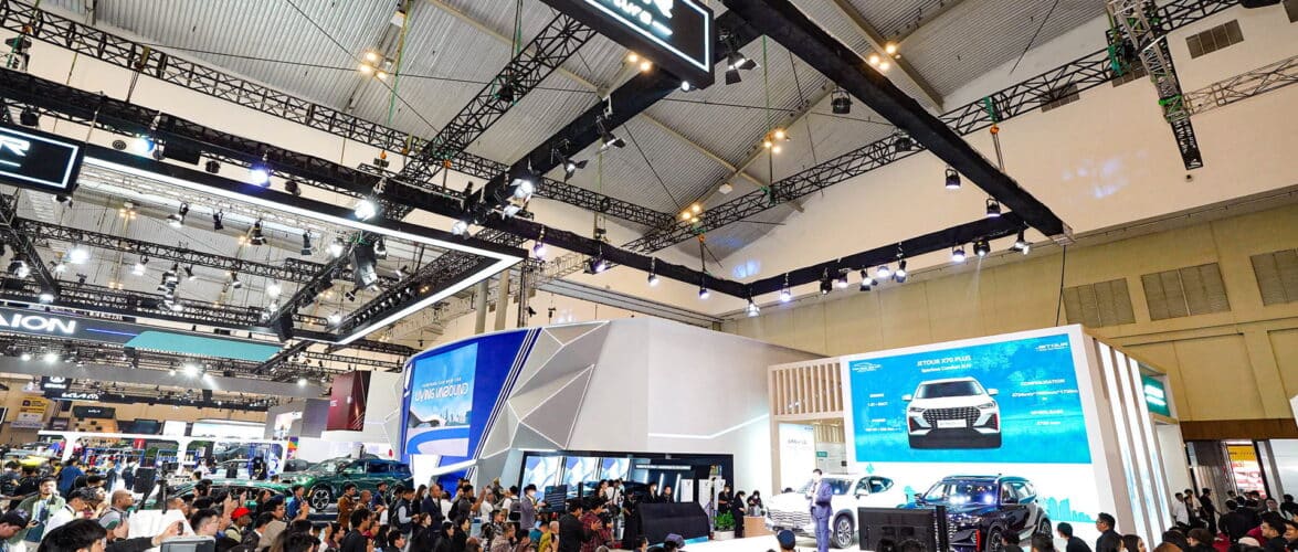 Chinese EV Makers Push Into Indonesia's Hybrid Market