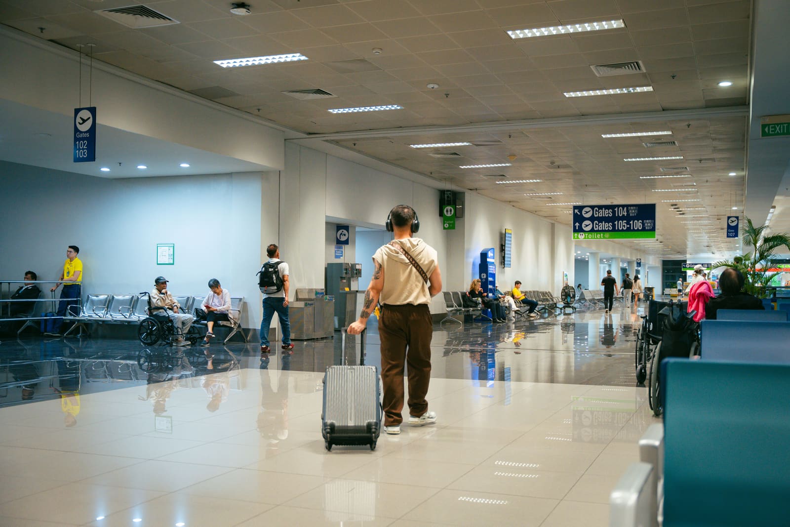 Chinese Tourists Stretch Their Holiday Budgets Across More Destinations