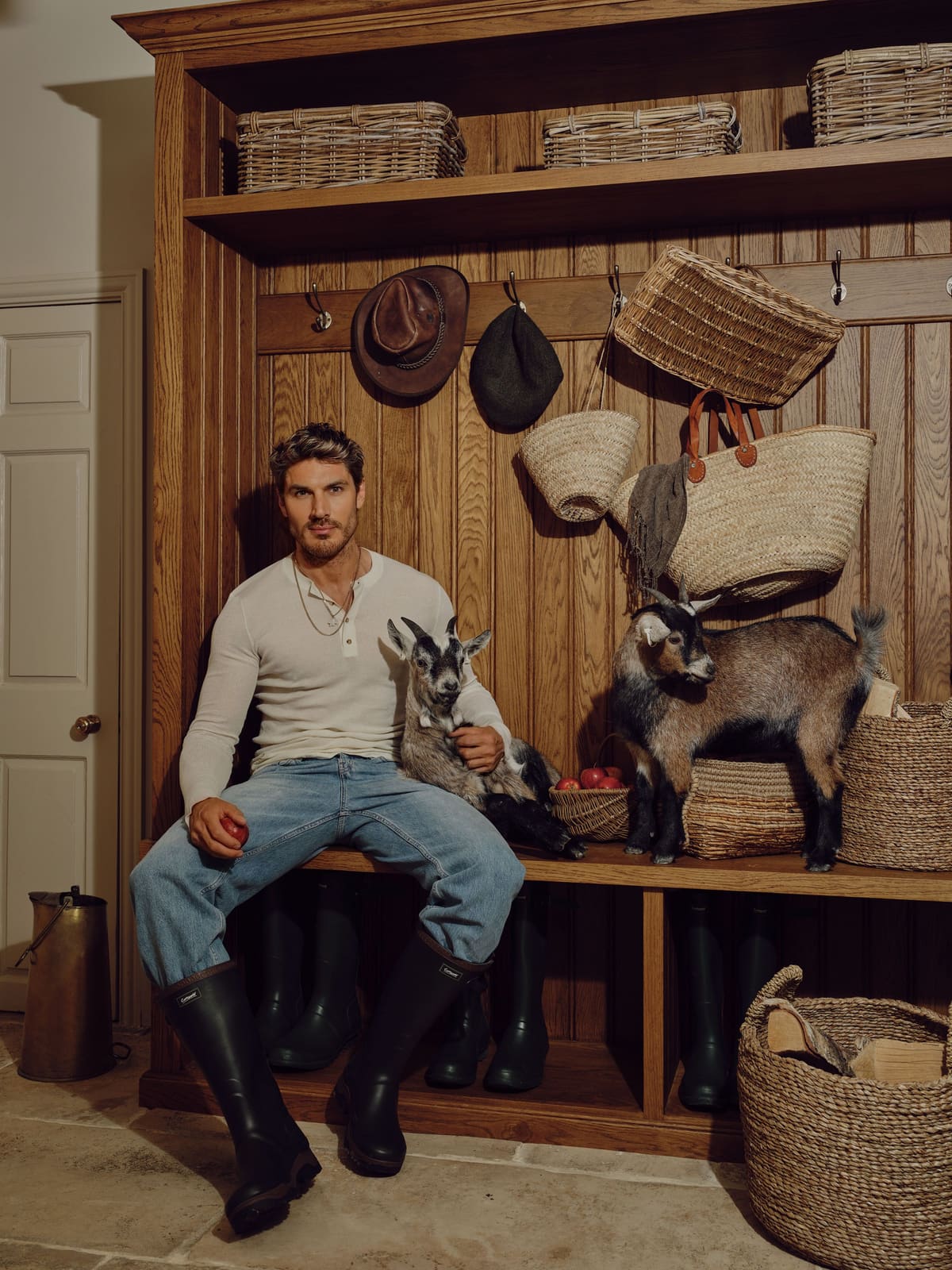 How a Hairstylist Translated His Eye for Color Into a Georgian Country Retreat