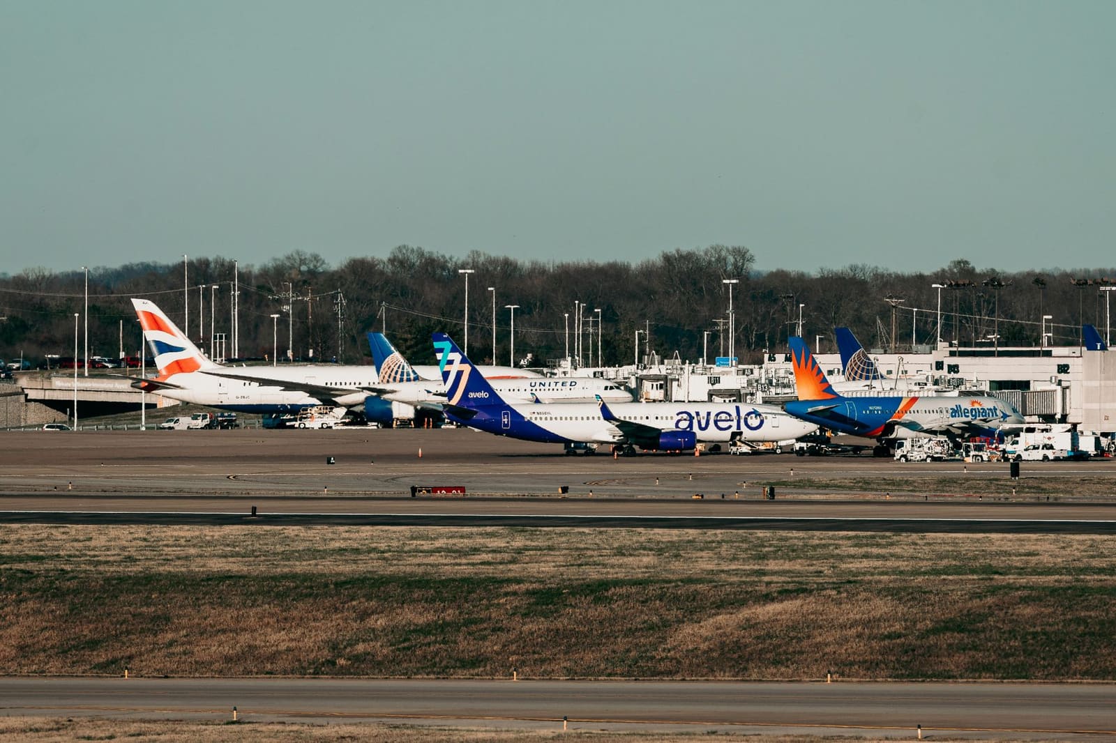 Commercial Aviation Hits 153,359 Flights in a Single Day