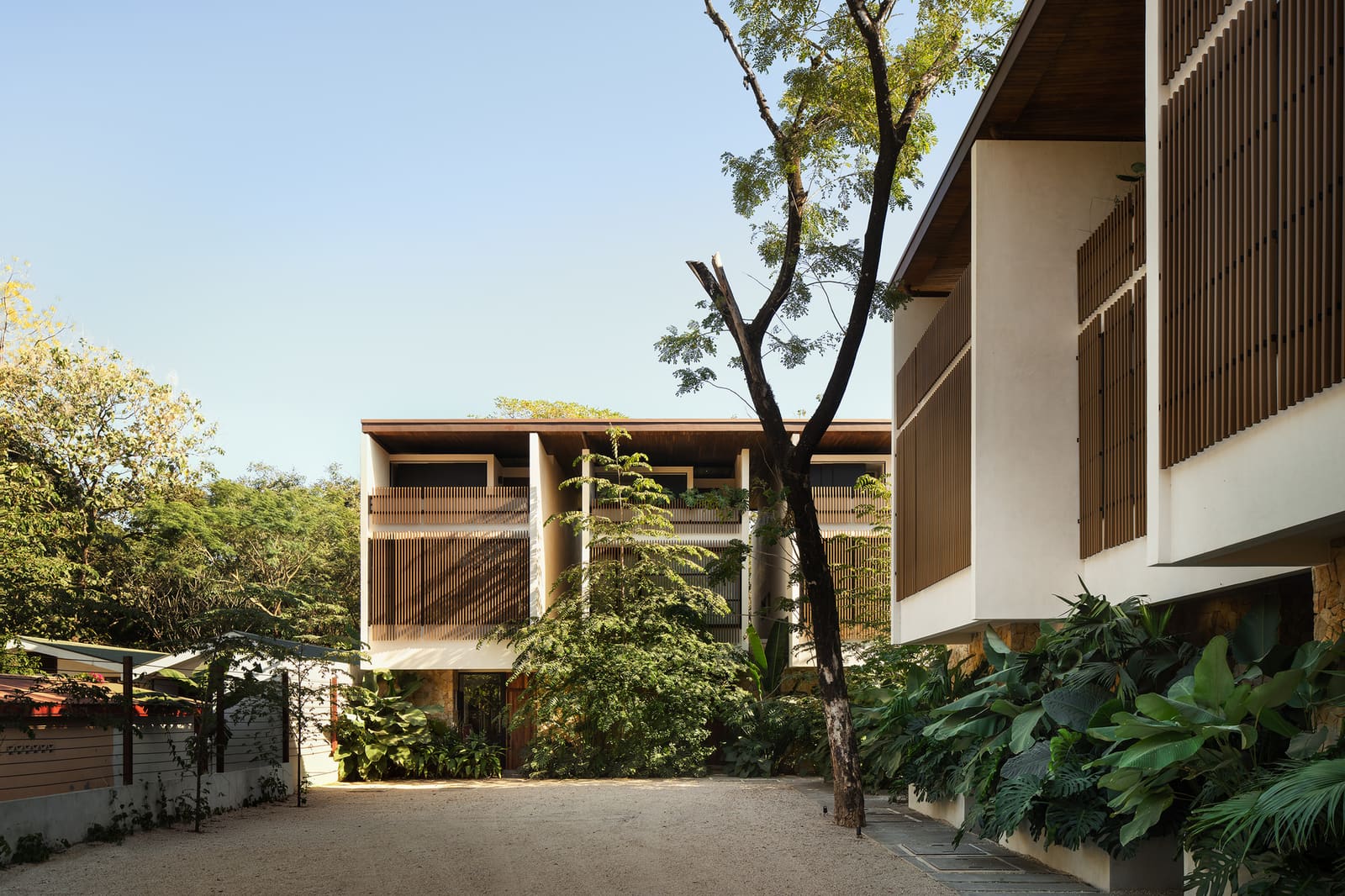Compact Coastal Living: How One Costa Rican Project Rethinks Climate-Responsive Housing