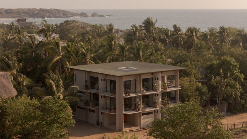 Compact Density: A Three-Story Apartment Block in Coastal Oaxaca