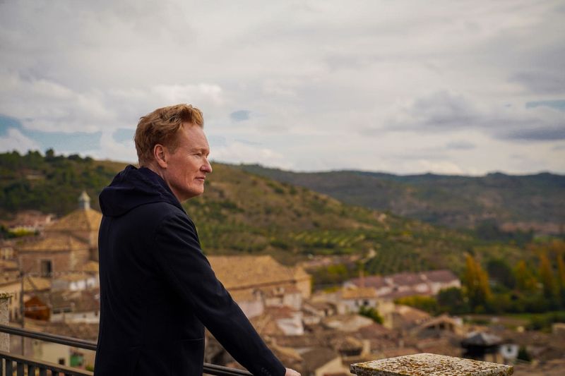 The Comedian Who Learned to Travel by Failing Beautifully
