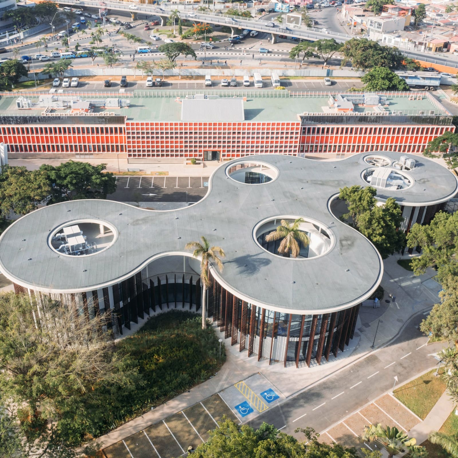 How Concrete and Canopy Meet in a Luanda Library