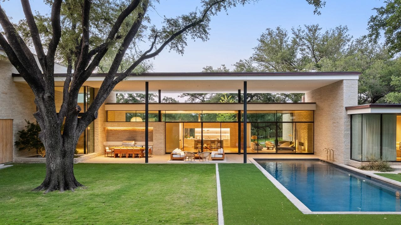 How One Dallas House Redefines the Pavilion for a Growing Family