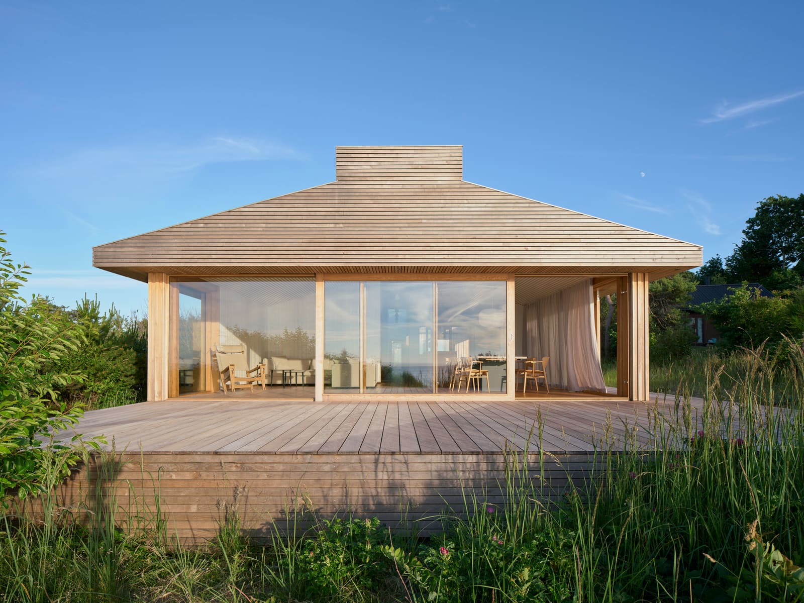 A Danish Holiday House That Reads the Land Before It Speaks