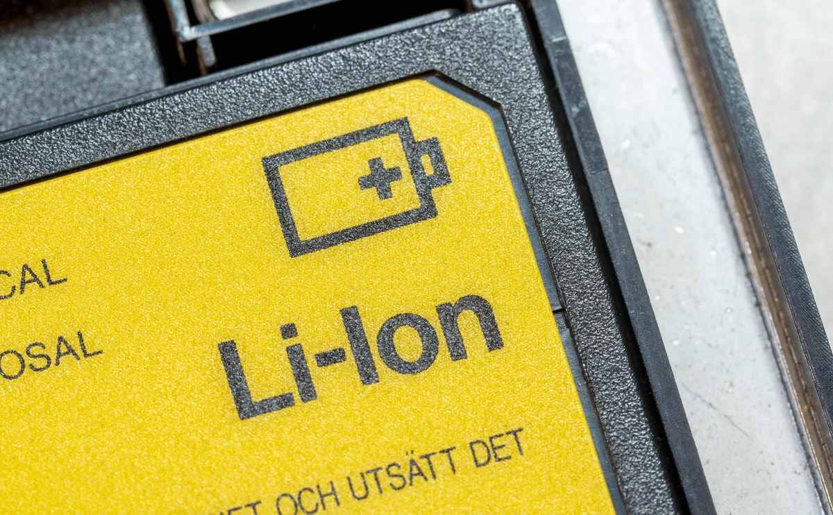 Defense Contracts Keep American Battery Startups Afloat After Subsidy Cuts