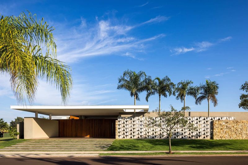 Designing Thermal Comfort in Brazil's Atlantic Forest