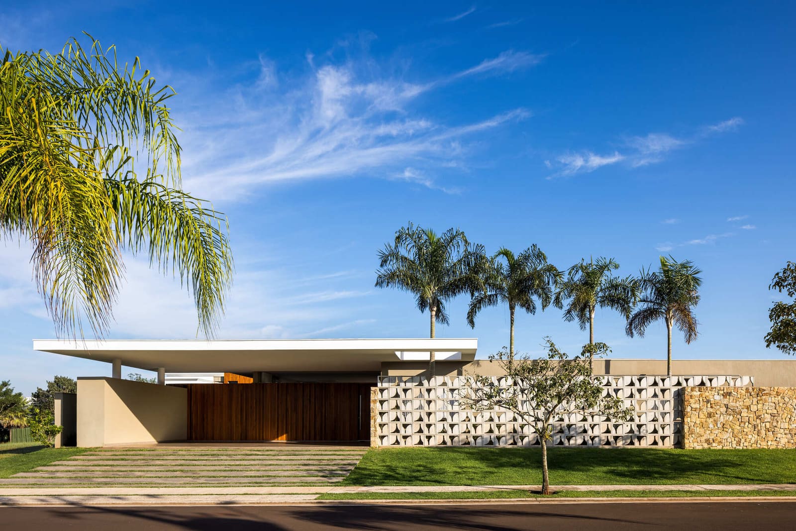 Designing Thermal Comfort in Brazil's Atlantic Forest