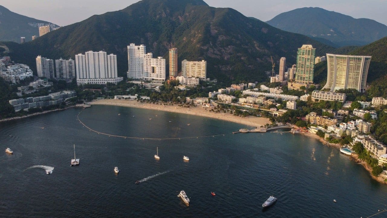Expat Retirees Return to Hong Kong, Fueling Premium Property Sales