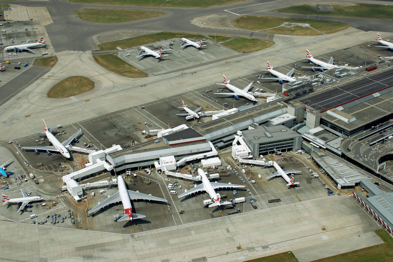Flight Processing System Failure Grounds Departures Across UK Airports