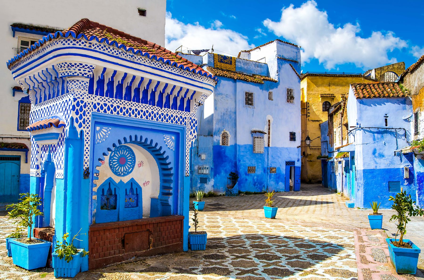 The Visual Economy Of Travel: How Instagram And TikTok Reshape Destination Aesthetics