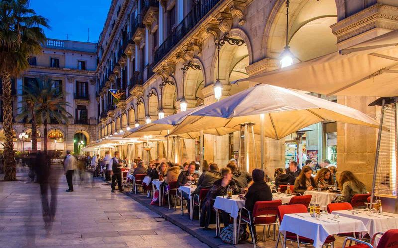 When the Clock Betrayed the Sun: Spain's Wartime Hour and the Birth of Late Dining
