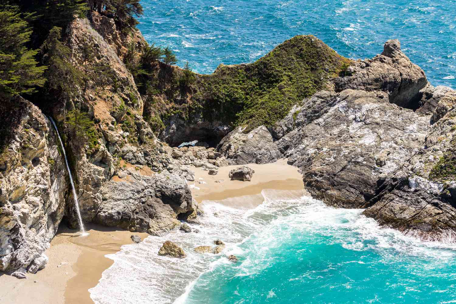The World’s Most Pristine Shores: 10 Countries Where Crystal Waters Meet Impeccable Sand