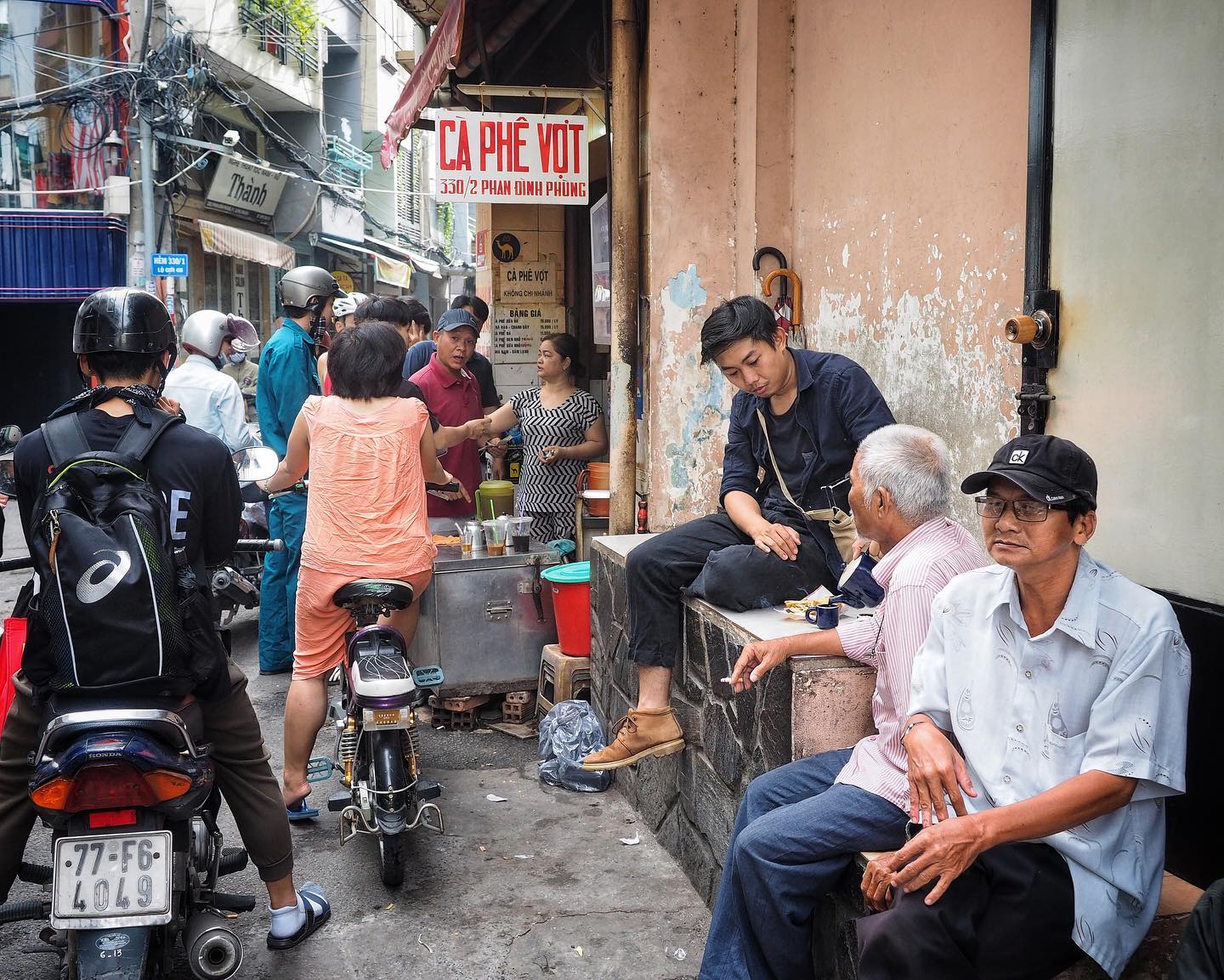 Vietnam's Pavement Dining And The Art Of Everyday Community