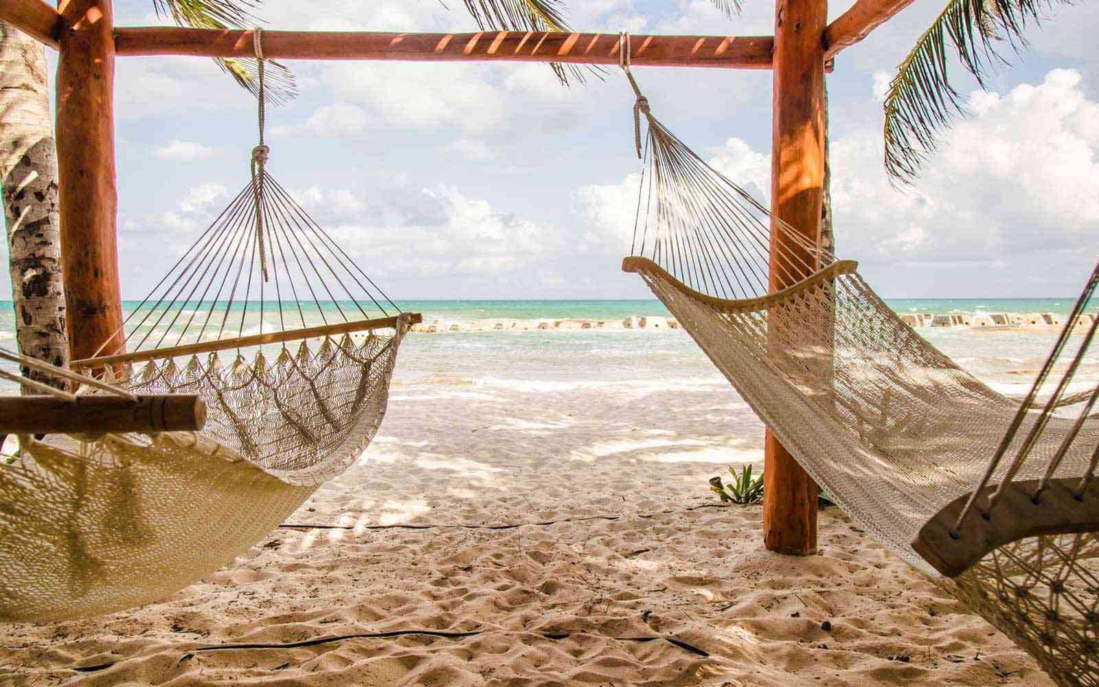 The Geography of Intimacy: Why Couples Still Travel to Reconnect