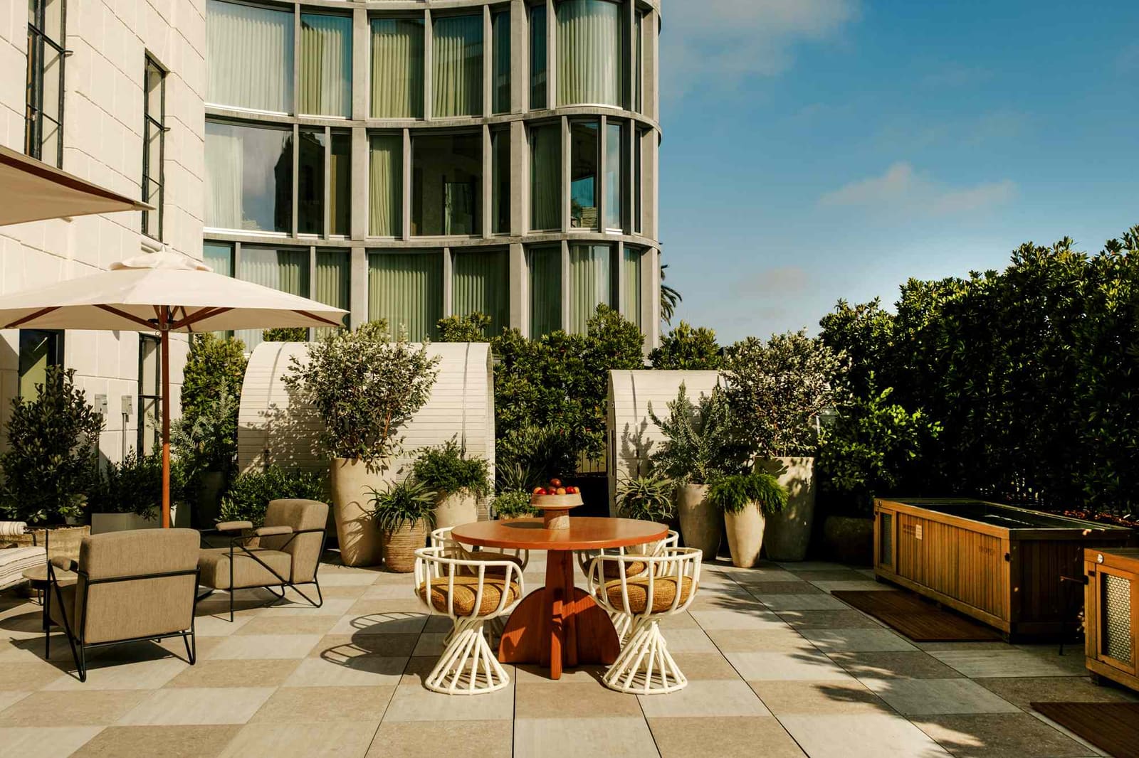 The Westside Property That Balances Barefoot Luxury With Urban Proximity