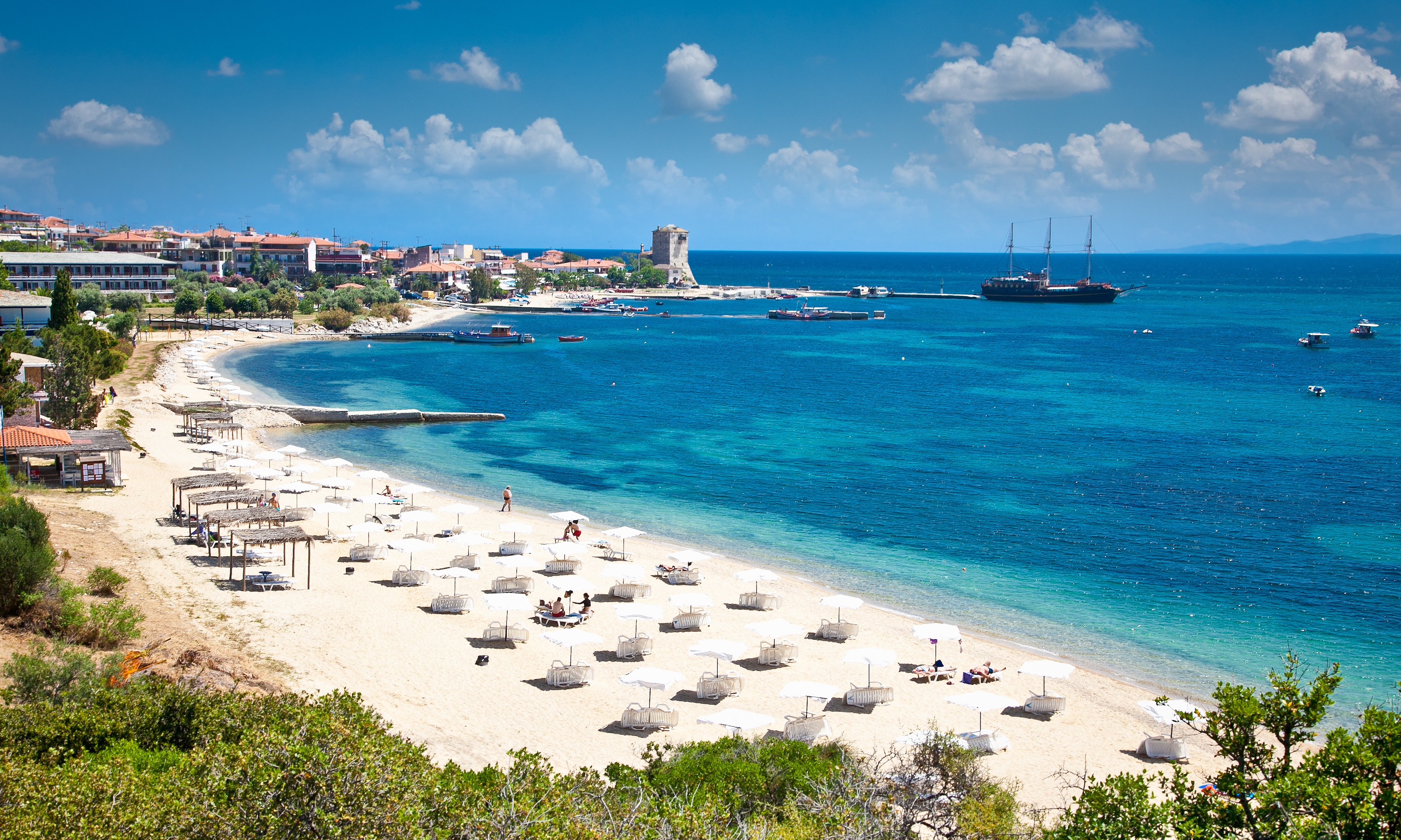 The World’s Most Pristine Shores: 10 Countries Where Crystal Waters Meet Impeccable Sand