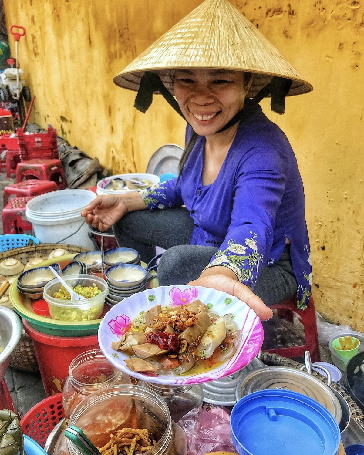 Vietnam's Pavement Dining And The Art Of Everyday Community