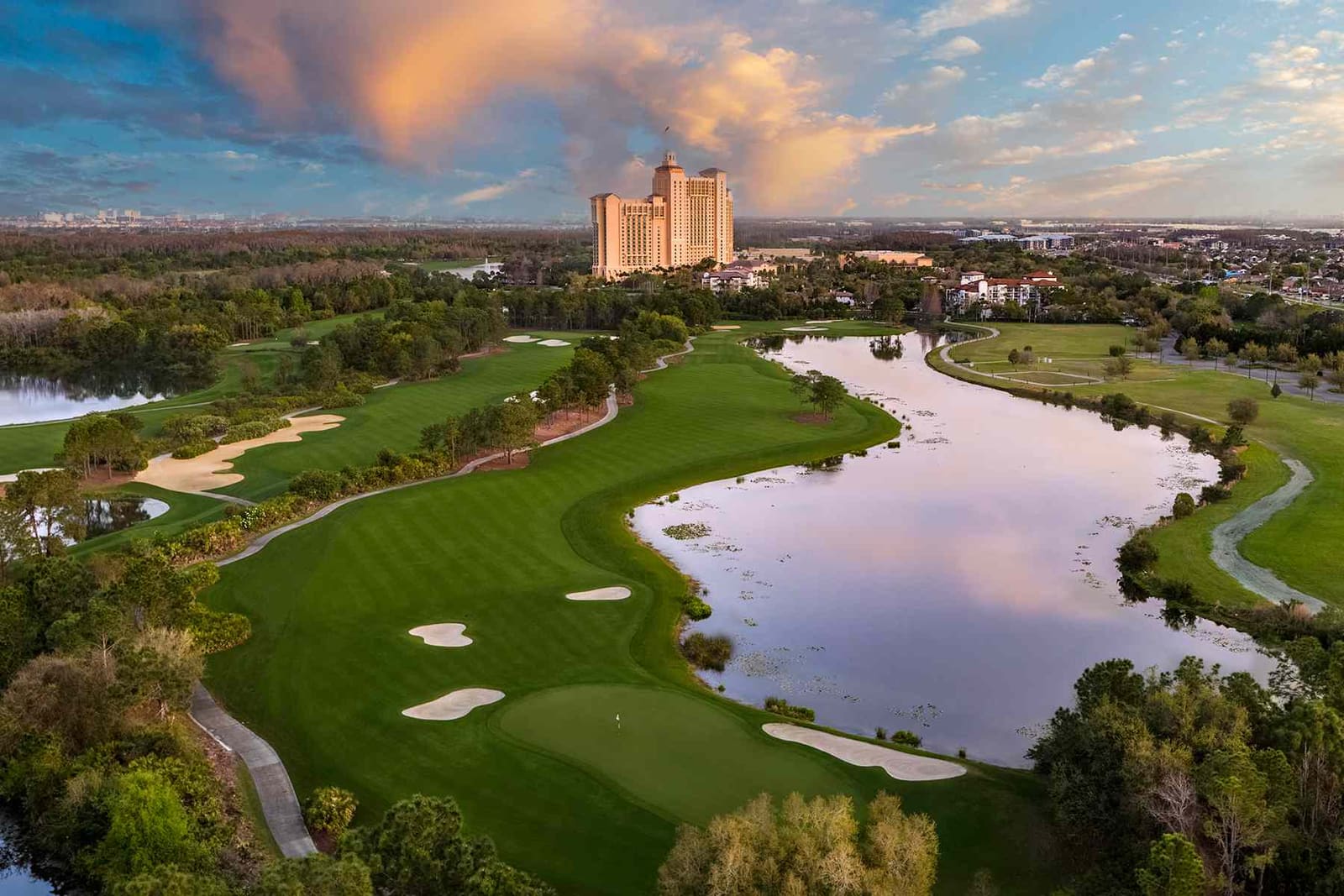 Where the Fairway Meets the Shore: Florida's Most Elegant Golf Retreats