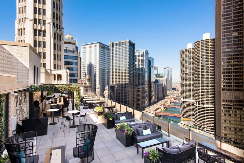 Where to Stay When the Skyline Meets the Lake