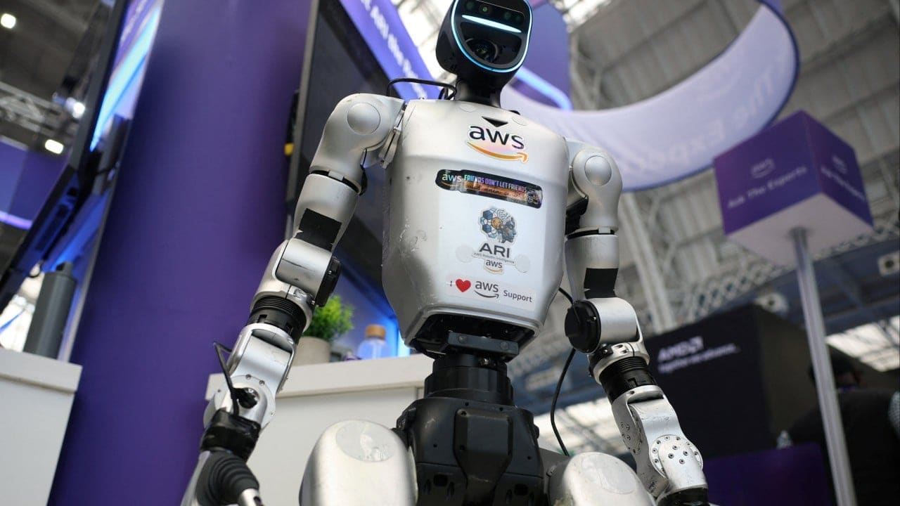 Hangzhou's Unitree Prices Shanghai Listing as Robotics Funding Window Narrows