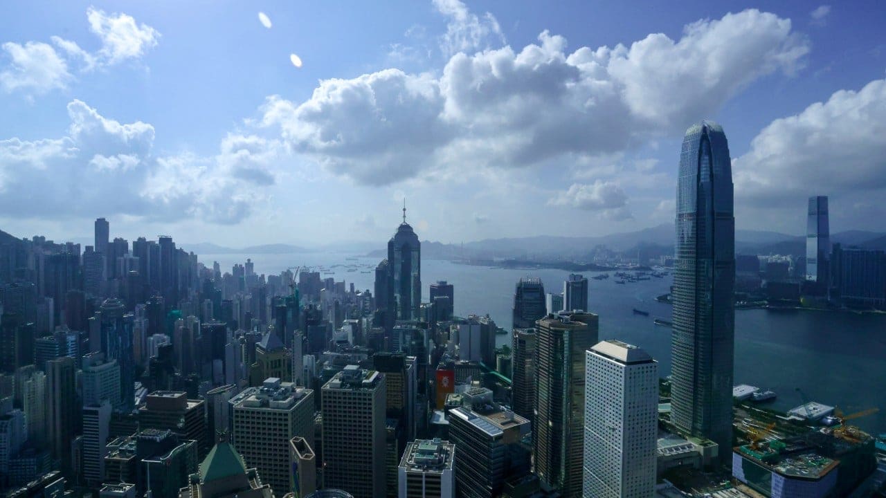 Hong Kong Courts AI Hardware Makers to Boost Tech Listings