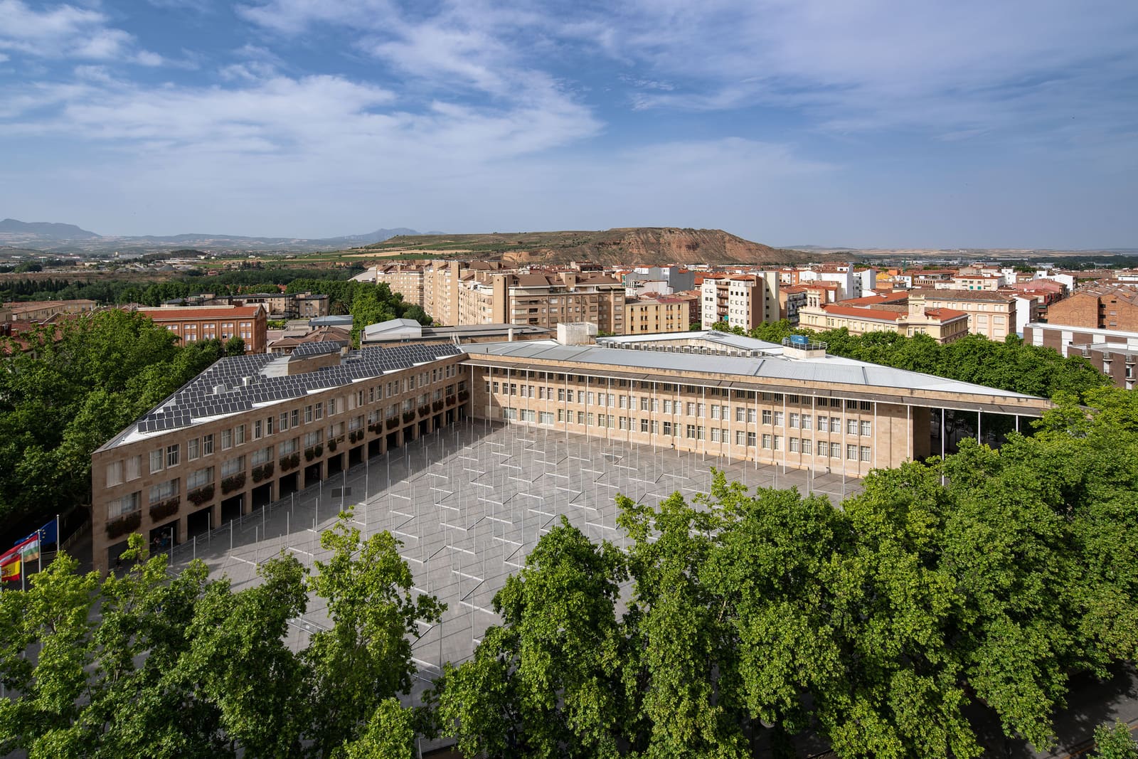 How a 120-Square-Meter Installation Reframes Public Space in Spain