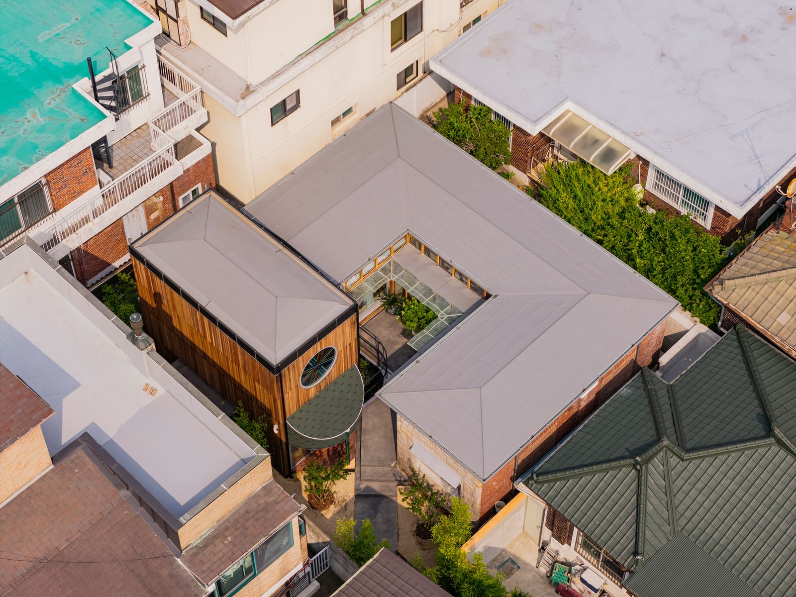 How a 1968 Seoul House Became a Lesson in Vertical Layering