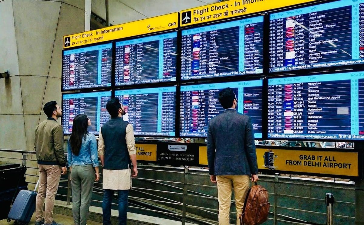 Indian Carriers See Traffic Drop 27% as Gulf Airspace Closures Bite