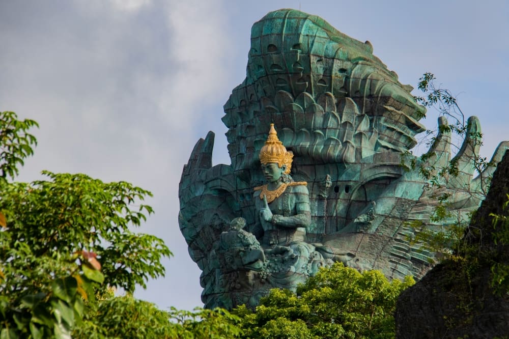 Indonesia Plans Bali Financial Hub to Challenge Singapore and Hong Kong