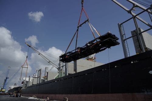Indonesia's Record Current Account Deficit Threatens Rupiah Stability